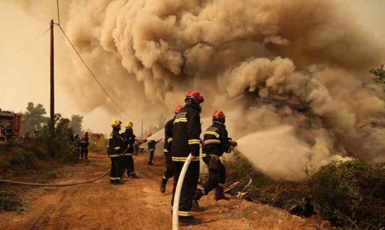 image Φωτιά στον Βαρνάβα: Νέο μήνυμα 112 για απομάκρυνση από το Μικροχώρι προς Καπανδρίτι και Αφίδνες