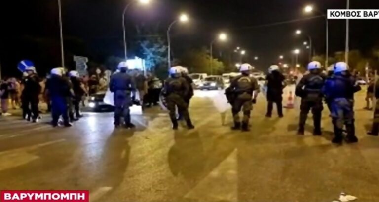 image Βαρυμπόμπη: Εθελοντές ήθελαν να βοηθήσουν αλλά δεν τους άφηναν να περάσουν. Όλη η αλήθεια (βίντεο)