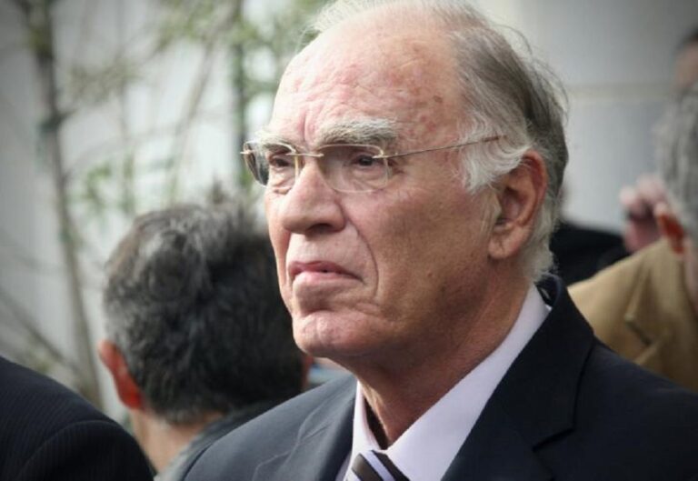 image Διασωληνώμενος και σε κρίσιμη κατάσταση με κορονοϊό ο Βασίλης Λεβέντης