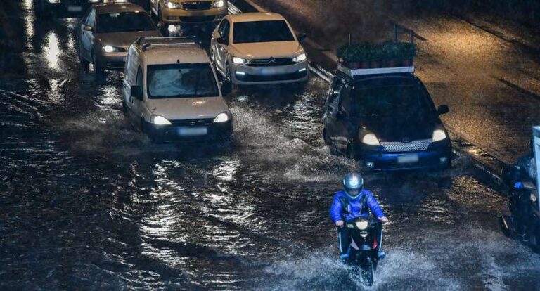 image Δύσκολο 48ωρο σε όλη τη χώρα – Άγρια κύματα στον Κηφισό και… καταρράκτες στον Λυκαβηττό – Θρίλερ για αγνοούμενο στο Πικέρμι