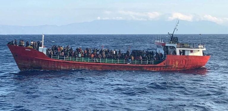 image “Screening”, fast-track άσυλο και νέα ψηφιακή επιτήρηση: Πώς αλλάζει το μεταναστευτικό τοπίο με το νέο Ευρωπαϊκό Σύμφωνο