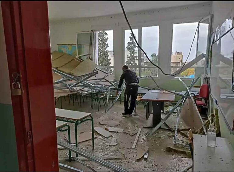 image Θεσσαλονίκη: Έπεσε η οροφή σε δημοτικό σχολείο – Πώς η δασκάλα έσωσε τα 20 παιδιά (Bίντεο-φωτο)