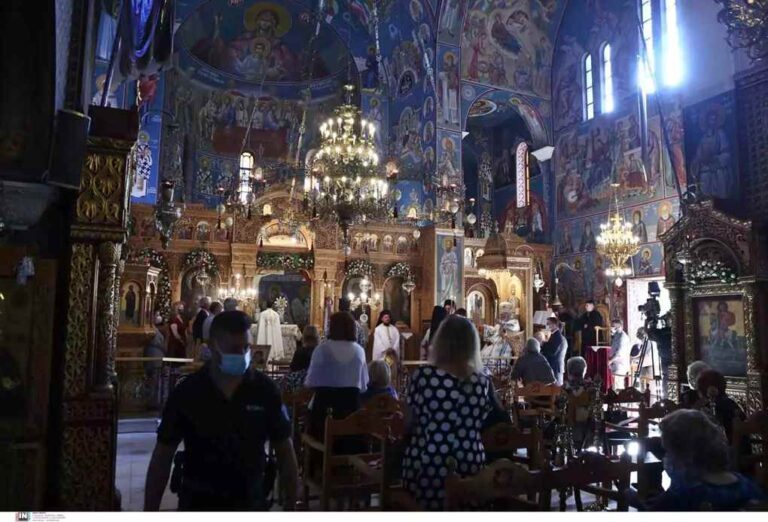 image Τι γιορτάζουμε σήμερα, Κυριακή της Σταυροπροσκυνήσεως