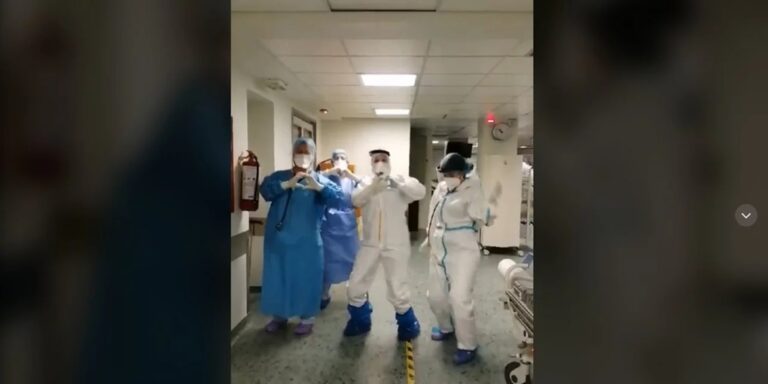 image Νοσηλεύτριες χορεύουν viral τραγούδι -«Χτυπάει η καρδιά μου δυνατά (τα-τα-τα)» (βίντεο)