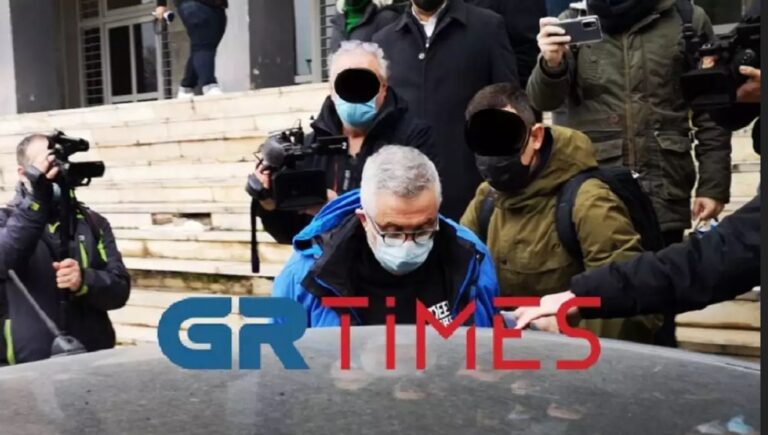 image Στάθης Παναγιωτόπουλος: Ελεύθερος για το πρώτο «ροζ» βίντεο, παραμένει κρατούμενος μετά τη νέα δίωξη (βίντεο)