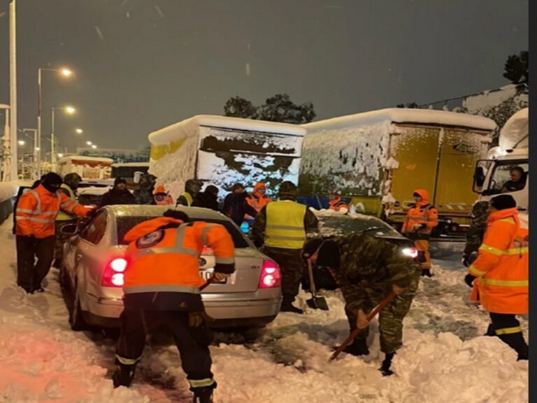 image Αττική Οδός: Τι υποστηρίζει η εταιρεία για τα εφιαλτικά 24ωρα με τους εγκλωβισμούς – Η ανακοίνωση των Αττικών Διαδρομών
