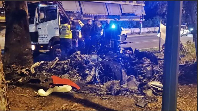 image Φοβερό τροχαίο με Ferrari στη Βούλα – Νεκρός ο αδερφός της βουλευτού Κατερίνας Μονογυιού – Δείτε βίντεο