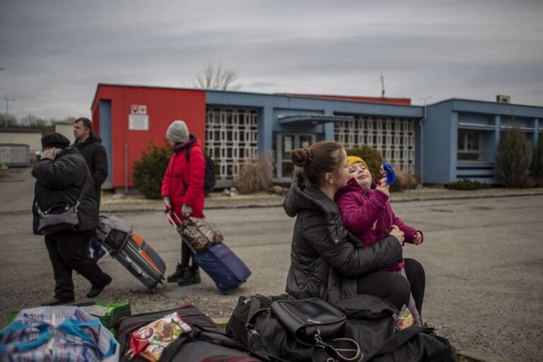 image ΟΗΕ: Περισσότεροι από 50.000 Ουκρανοί έφυγαν από τη χώρα τους μέσα σε λιγότερες από 48 ώρες