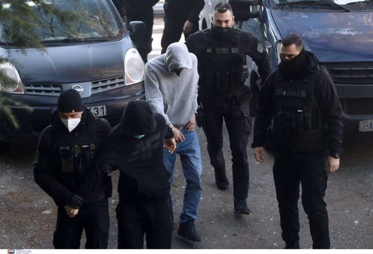 image Δολοφονία Άλκη: Ο «Αθηναίος» ομολόγησε ότι κρατούσε το καραμπίτ (βιντεο)