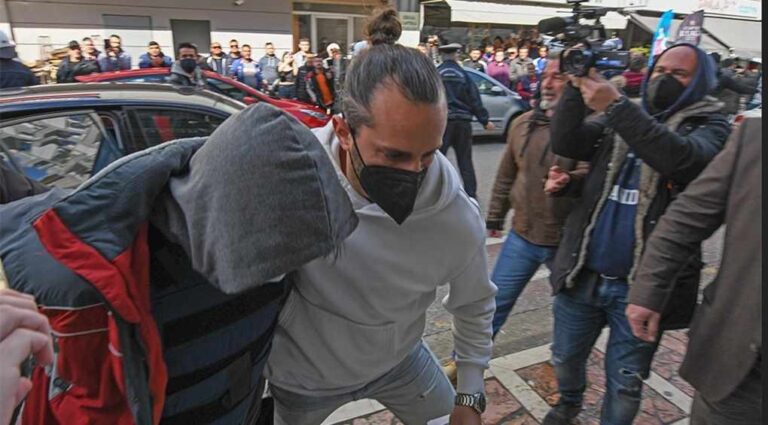 image Ανδραβίδα: «Πήγα στο σπίτι να ταΐσω τον σκύλο αλλά… τσακωθήκαμε και τους σκότωσα»