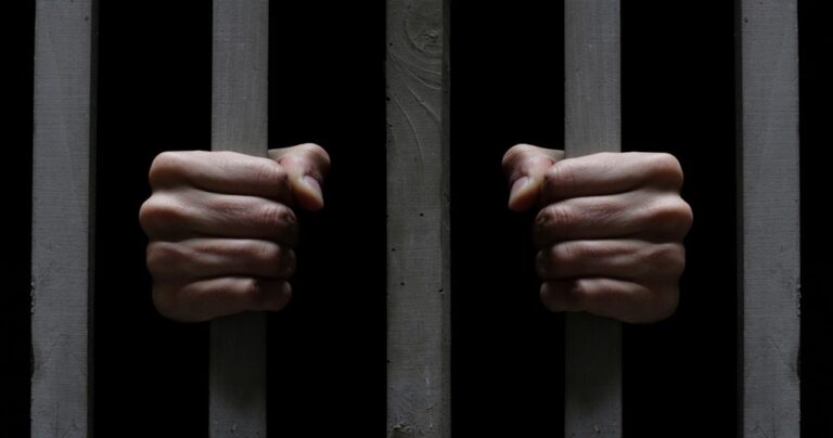 image Στη δημοσιότητα τα στοιχεία του 47χρονου βιαστή ανηλίκων από τη Σάμο (Φώτο)