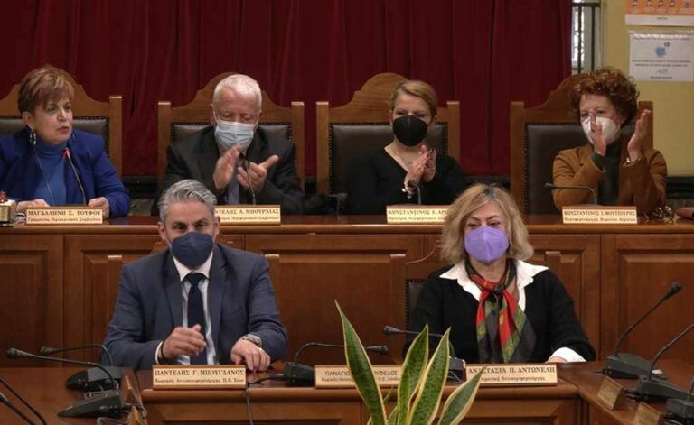image Εξομολόγηση καρδιάς του Περιφερειάρχη! Επίτιμο μέλος στη Παναθηναϊκή Οργάνωση Γυναικών Λέσβου η σύζυγος του Περιφερειάρχη Δήμητρα Μουτζούρη. (βίντεο)