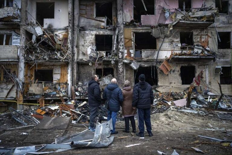 image Ουκρανία: Εξανεμίζονται οι ελπίδες για γενική κατάπαυση πυρός – Στο ναδίρ οι σχέσεις του Πούτιν με τον Αμπράμοβιτς