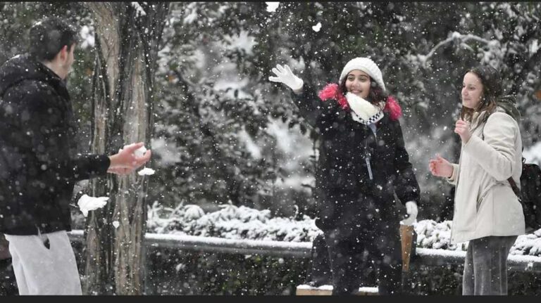 image Καιρός σήμερα: Χιονοπτώσεις, βροχές και χαμηλές θερμοκρασίες σε Μακεδονία, Ήπειρο και βόρειο Αιγαίο