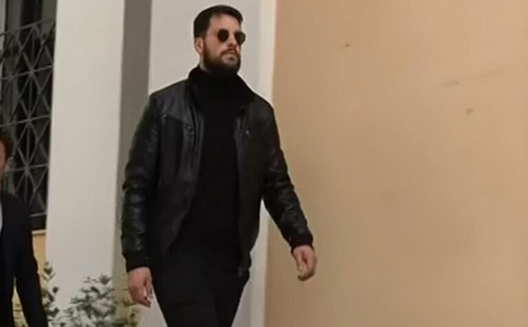 image Η Ρούλα Πισπιρίγκου θα έβαζε μπράβους να χτυπήσουν τον Μάνο Δασκαλάκη (βιντεο)