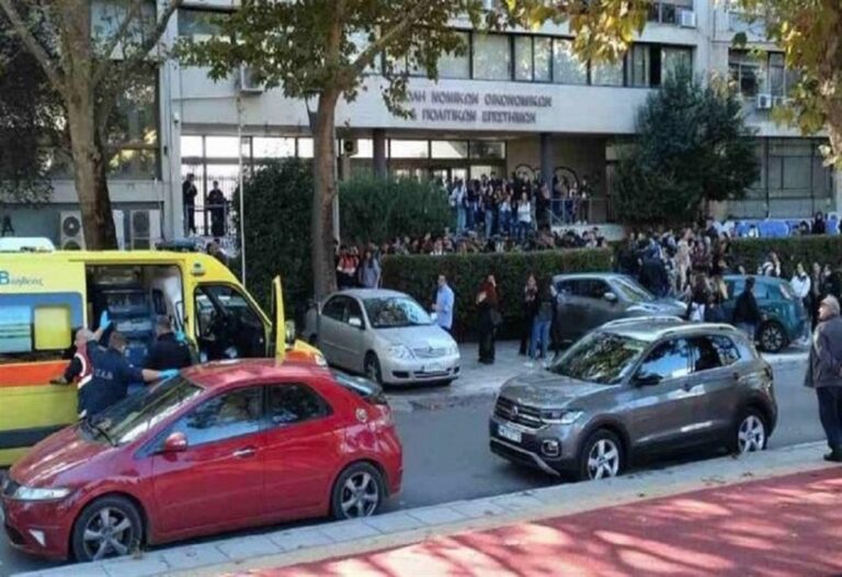 image Ο Λέκτορας  του ΑΠΘ Τάσος Παυλόπουλος γράφει για τον 19χρονο φοιτητή που έπεσε από τον δεύτερο όροφο της Σχολής επειδή δεν υπήρχαν θέσεις να παρακολουθήσει το μάθημα.
