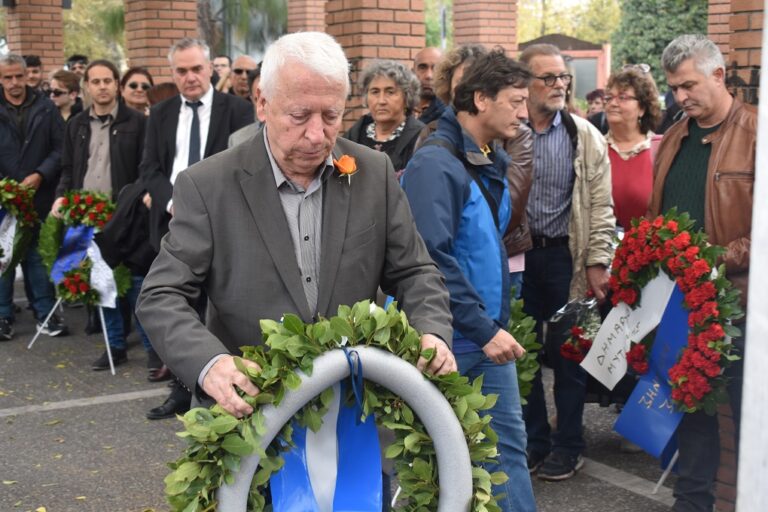image Ο Περιφερειάρχης Κωνσταντίνος Μουτζούρης στις εκδηλώσεις τιμής και μνήμης για  την Επέτειο του Πολυτεχνείου.