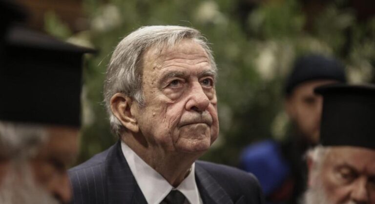 image Τέως βασιλιάς Κωνσταντίνος: Στο Τατόι η ταφή, όχι δημοσία δαπάνη η κηδεία