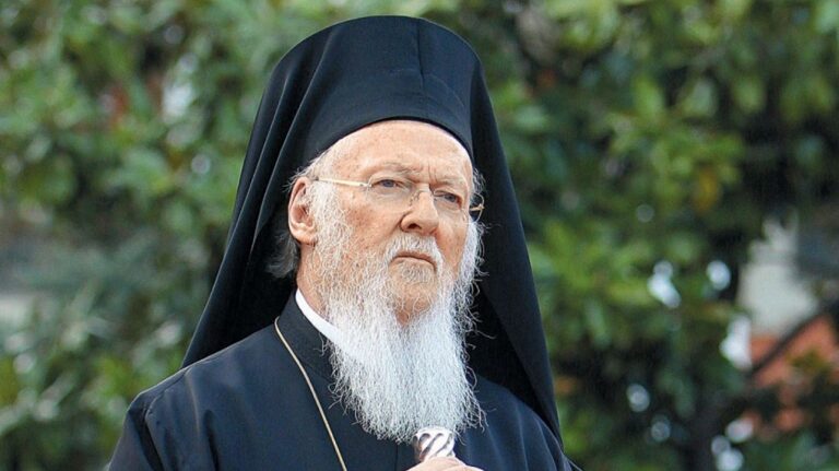 image Στην Ίμβρο ο Βαρθολομαίος για την κηδεία της αδελφής του