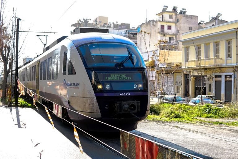 image Στις ράγες πάλι το Intercity από σήμερα: Στο πρώτο δρομολόγιο ο Γεραπετρίτης