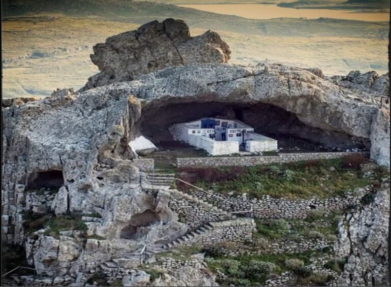 image To Twitter… αποθεώνει την Παναγία Κακαβιώτισσα! (φωτο)