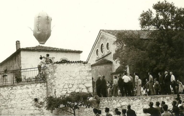 image Το φανάρι της Αγίας Τριάδας στην Αγιάσο της Λέσβου