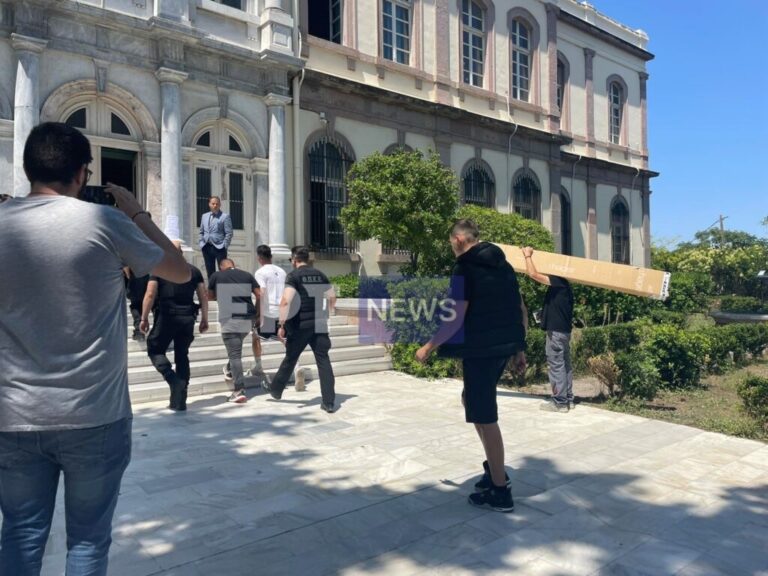 image Την Παρασκευή απολογούνται οι δύο άνδρες για την κατηγορία βιασμού στην Λέσβο – Αρνούνται τα όσα κατέθεσαν οι τουρίστριες από την Σουηδία(βίντεο).