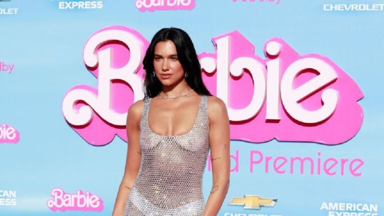 image Dua Lipa: Με διαφανές φόρεμα στην πρεμιέρα της Barbie