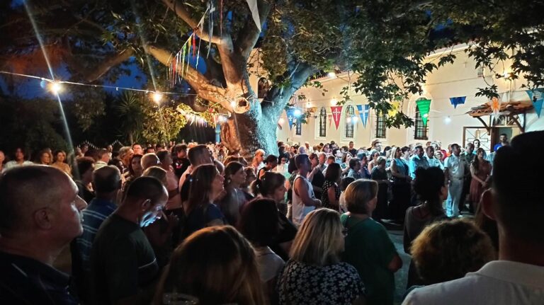 image Πανηγυρίζει ο Ι.Ναός του Αγίου Παντελεήμονα στο Ανδρώνι.