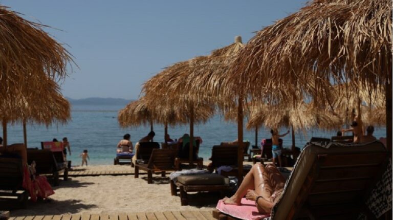 image 1.312  έλεγχοι σε επιχειρήσεις  εκμετάλλευσης αιγιαλού….413 παραβάσεις από 8-11 Αυγούστου.