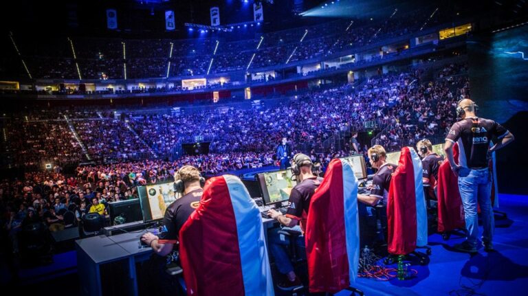 image Towards Virtual Glory: Η Μετεωρική Άνοδος των Esports.
