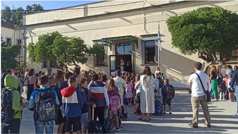 image Διαμαρτυρία για την υποβάθμιση του 1ου Δημοτικού Σχολείου  Μύρινας