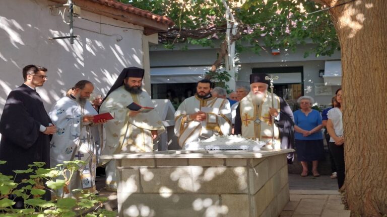 image Επιμνημόσυνη δέηση χοροστατούντος του Σεβασμιοτάτου κ. Ιεροθέου για τους 58 καέντες τις 9 Σεπτεμβρίου του 1939.