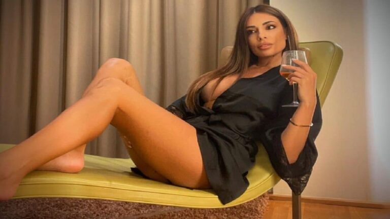 image Αποχαιρέτησε με… γυμνή φωτογραφία το καλοκαίρι η Μίνα Αρναούτη (pic)