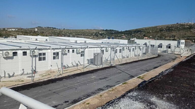 image Σάμος: Αυξάνονται οι μεταναστευτικές ροές και οι αντιδράσεις κομμάτων και φορέων