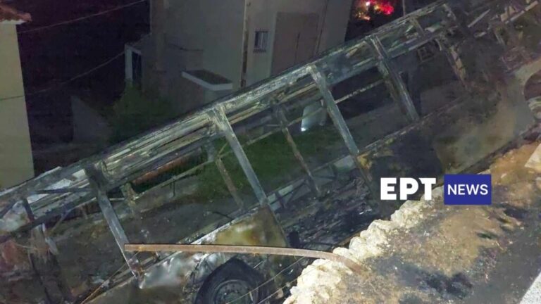 image Λέσβος: Τέθηκε υπό έλεγχο η φωτιά σε λεωφορείο στον Γαϊδαρανήφορο (φωτο)