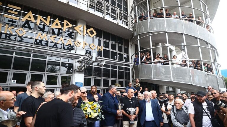 image Κηδεία Γιάννη Ιωαννίδη: Η Ελλάδα αποχαιρέτησε τον «Ξανθό» του ελληνικού μπάσκετ