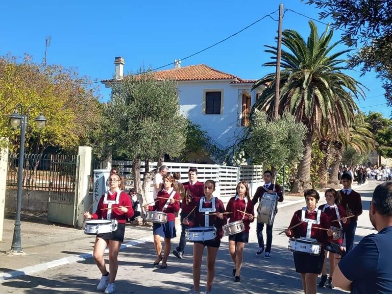 image Με υπερηφάνεια η παρέλαση στο Μούδρο.