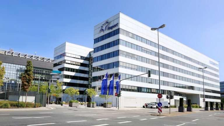 image Fraport Greece – Γιώργος Βήλος: 32,3 εκατ. επιβάτες, επέκταση στη Σαντορίνη και νέα σχέδια στα 14 Περιφερειακά Αεροδρόμια