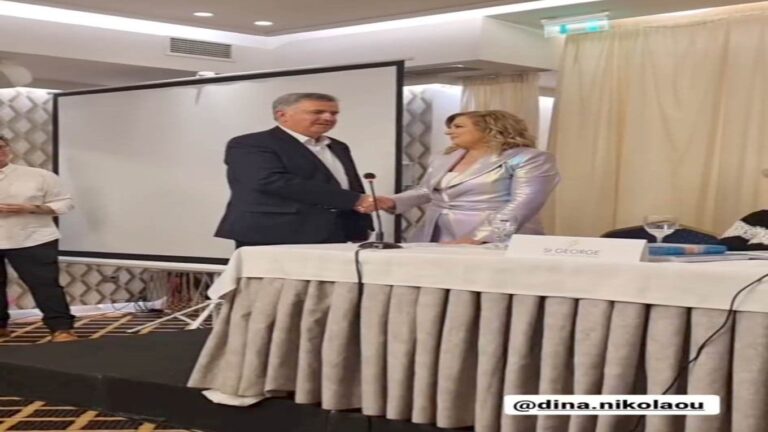 image O Μιχάλης Χρυσάφης  στην επίσημη παρουσίαση για το νέο βιβλίο της Ντίνας Νικολάου.(video+φωτο)