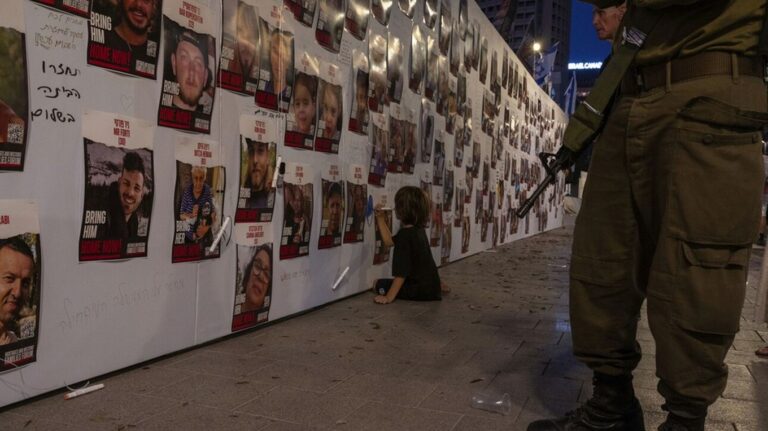 image Έτοιμη να απελευθερώσει έως και 70 όμηρους η Χαμάς με αντάλλαγμα πενθήμερη εκεχειρία στη Γάζα