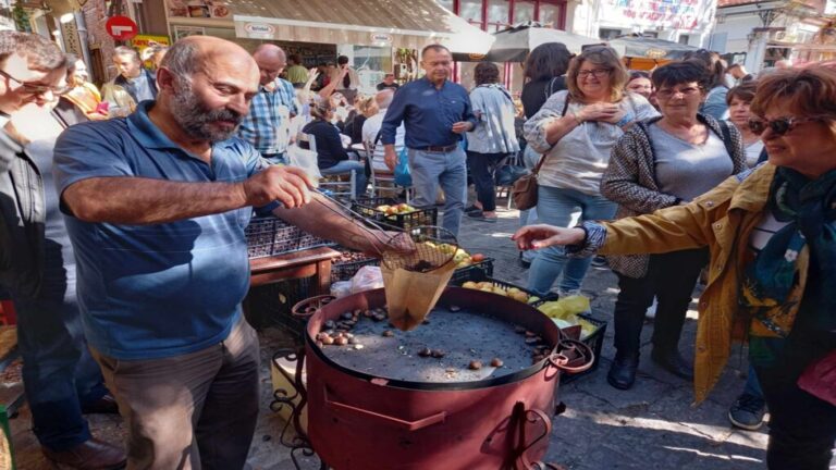 image Λέσβος: Πλημμύρισε από κόσμο η Αγιάσος στη γιορτή του κάστανου (βίντεο)