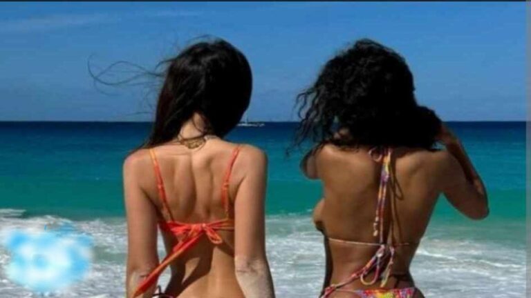 image Έμιλι Ραταϊκόφσκι και Τίνα Κουνάκεϊ: Δείχνουν τα καλλίγραμμα σώματά τους στην παραλία – Δείτε φωτογραφίες