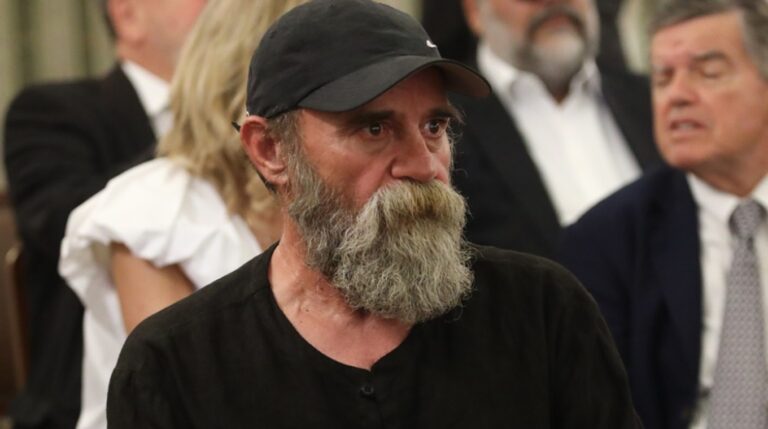 image «Άλλος Άνθρωπος»: Δίωξη για εγκληματική οργάνωση και ξέπλυμα σε βάρος του Πολυχρονοπούλου, της μητέρας και του γαμπρού του