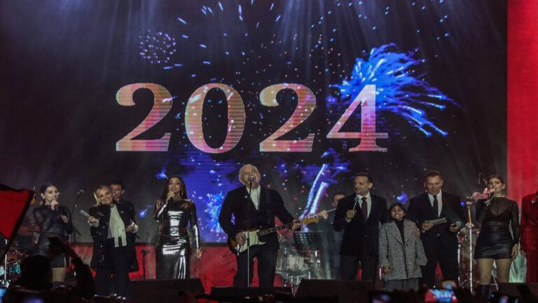 image Φαντασμαγορική η υποδοχή του 2024 στην Αθήνα – Δείτε εικόνες