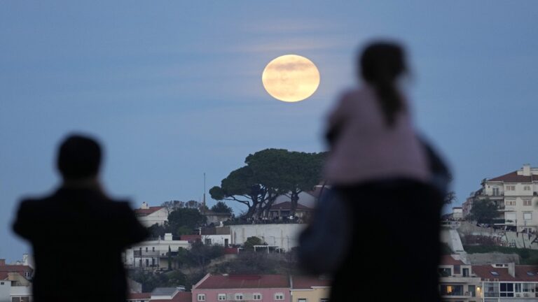 image «Φεγγάρι του Λύκου»: Πανέμορφες φωτογραφίες από διάφορα σημεία του πλανήτη