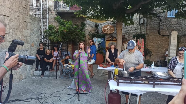 image Η Αργυρώ Μπαρμπαρίγου μαγείρεψε στα Μεστά.