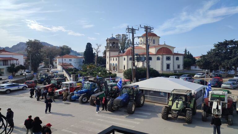image Στο Επαρχείο, μεταφέρεται η διαμαρτυρία των αγροτών .Στις 12:00 η πορεία των τρακτέρ.