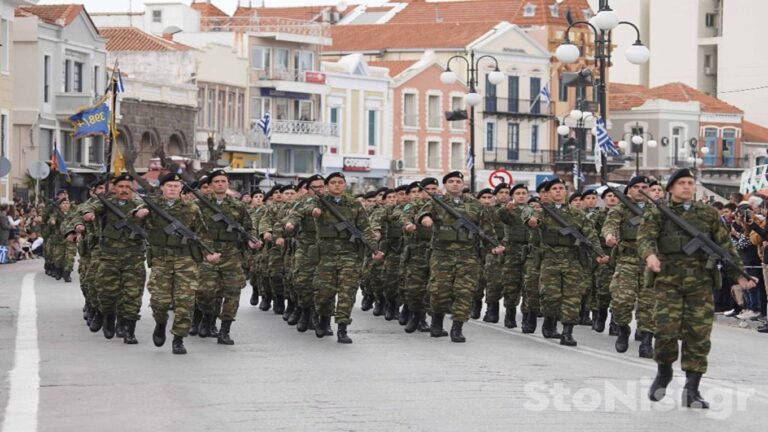 image O Λημνιός Υπίλαρχος Αντώνης Παλαιολόγου στην κορυφή της παρέλασης!