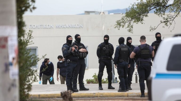image Θεσσαλονίκη: 49 συλλήψεις μετά την αστυνομική επιχείρηση στη Σχολή Θετικών Επιστημών στο ΑΠΘ